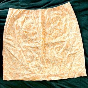 Vineyard vines skirt- like new - size 6